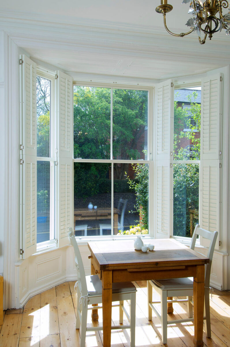 cream-timber-sash-window-bay-in-a-traditional-sitting-room